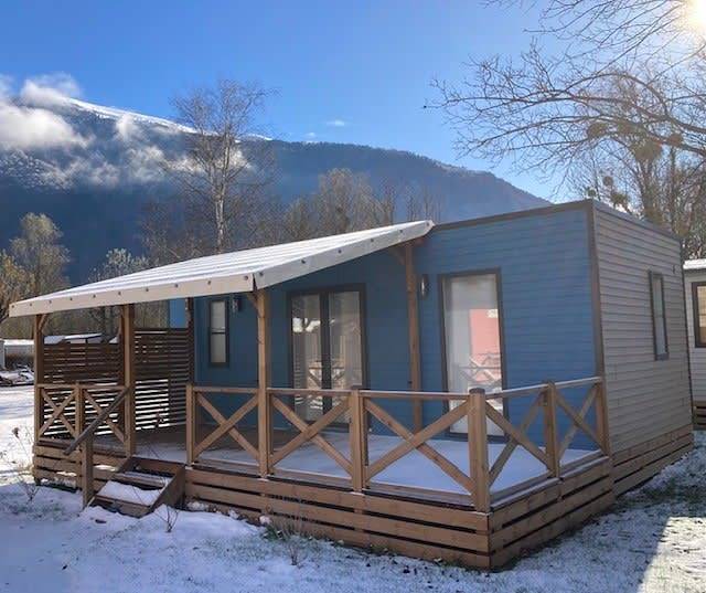 Camping für 4 Personen, mit Terrasse und Balkon/Terrasse in Le Bourg-d'Oisans
