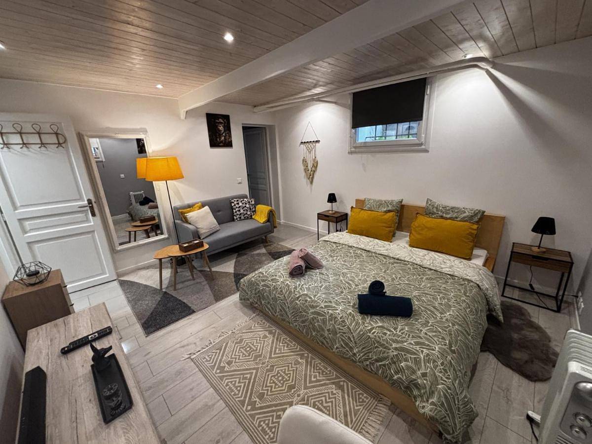 Appartement entier, Cozy studio 2 steps from Geneva in Sergy, Gex