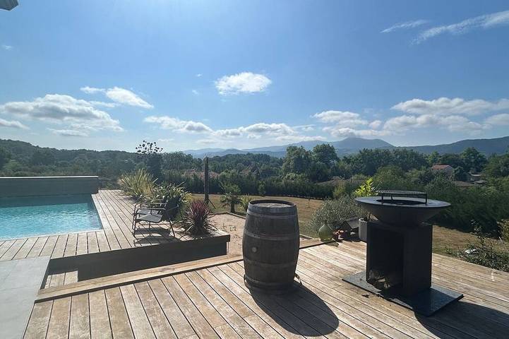 Location de vacances pour 10 personnes, avec Terrasse et Jardin dans Audinac-les-Bains