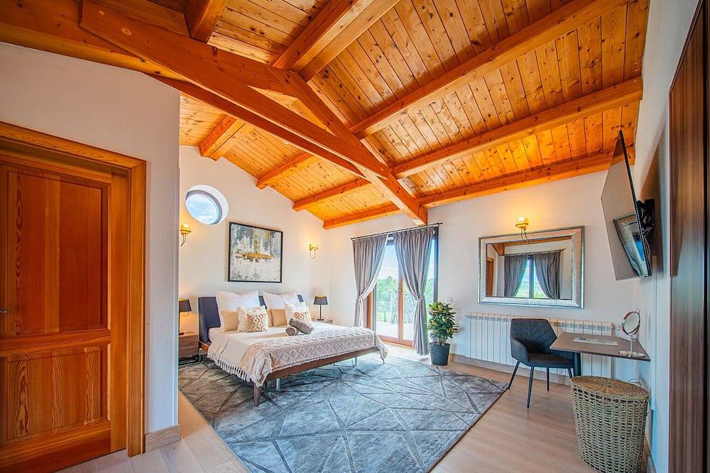 Luxury 5 star villa with heated saltwater pool for up to 8 guests in Barban, Zuidkust Istrië