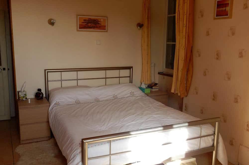 Hermoso, tranquilo, pueblo de Borgoña, ubicación cerca de los servicios locales. in Limanton, Nièvre