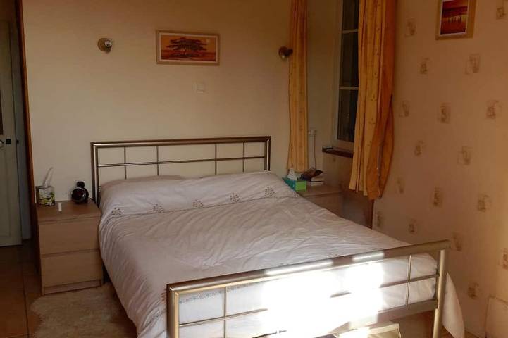 Hermoso, tranquilo, pueblo de Borgoña, ubicación cerca de los servicios locales. in Limanton, Nièvre