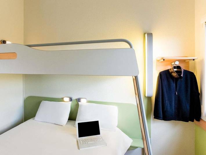 Hôtel pour 2 personnes, avec Terrasse à Givet (homonymie) - 4