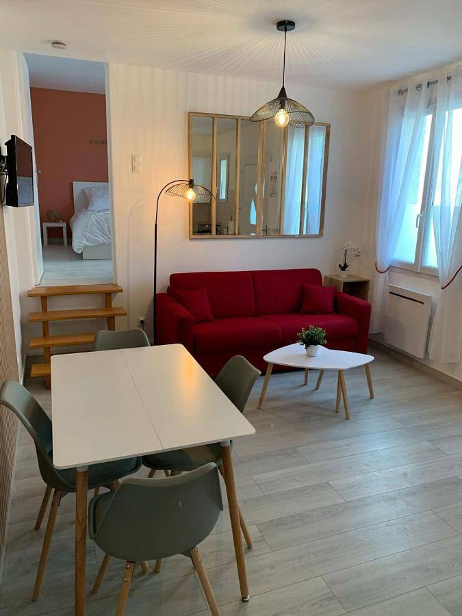 Appartement entier, One-Bedroom Apartment in Orly (Île de France), Val-de-Marne