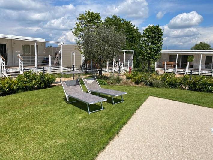 Camping für 4 Personen, mit Pool und Garten sowie Ausblick in Peschiera del Garda - 3