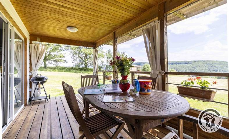 Gîte pour 4 personnes, avec terrasse ainsi que piscine et jacuzzi, animaux acceptés à Camon - 2