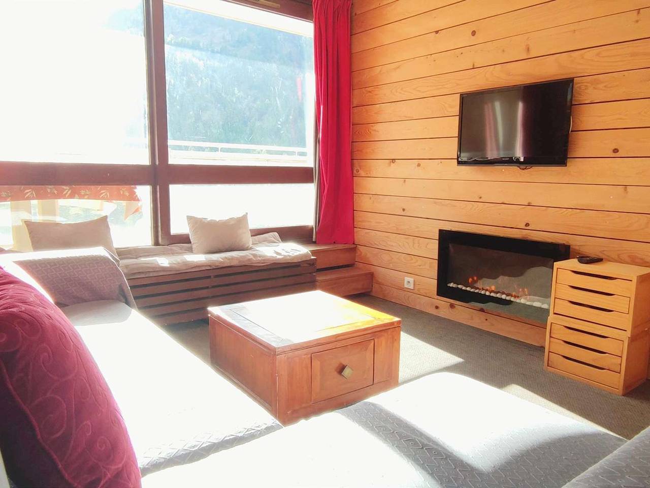 Entire apartment, Cozy apartment at the foot of the slopes with large balcony in Isola 2000 in Isola 2000, Isola