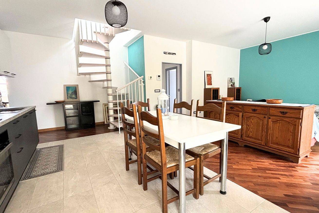 Ganze Wohnung, Cv013 - Cervia, wonderful penthouse with panoramic terrace in Pinarella, Ravenna Provinz