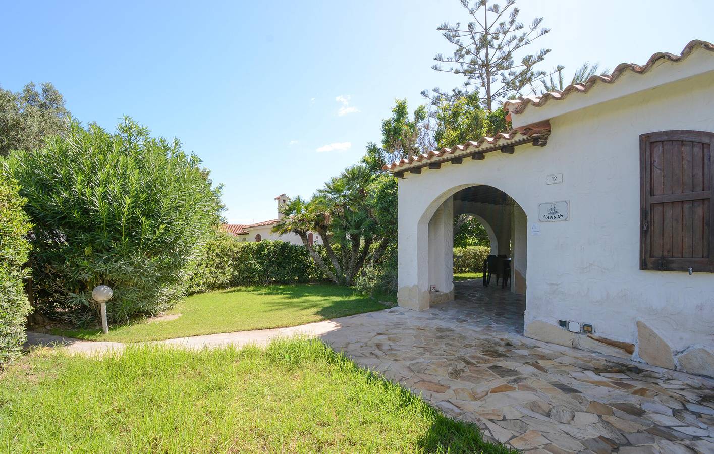 Accogliente appartamento con giardino vicino alla spiaggia di Costa Rei in Costa Rei, Muravera