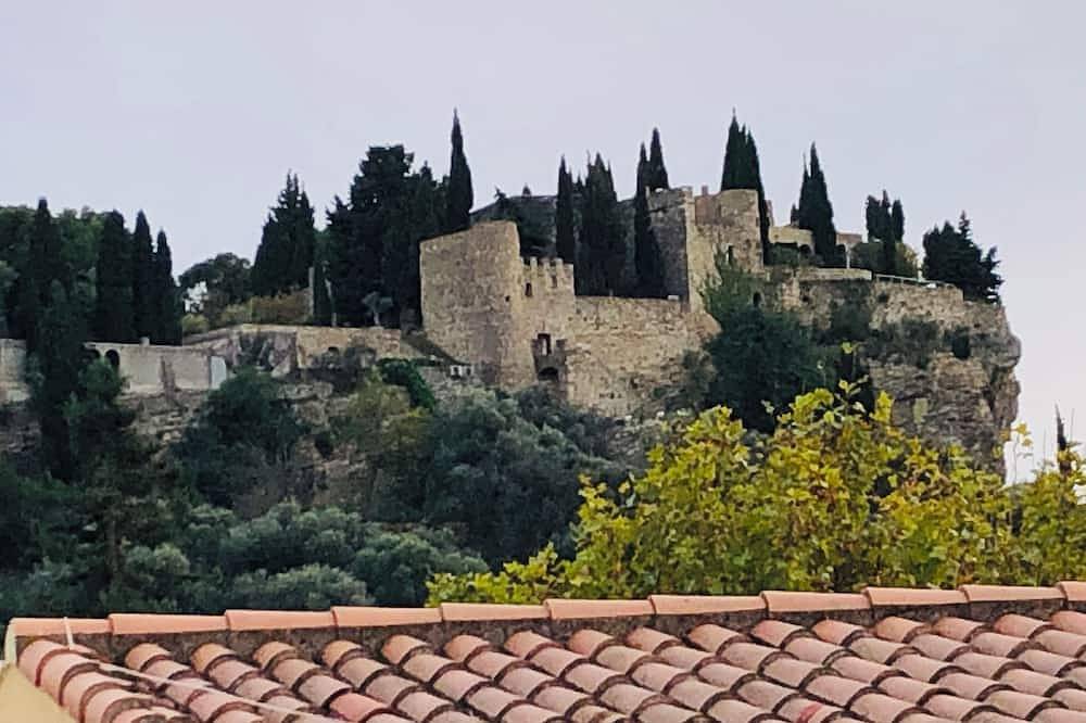 Appartement entier, Appartement de 50 m2 dans une résidence du centre ville in Cassis, Parc national des Calanques