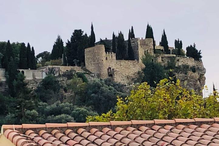 Gîte pour 4 personnes, avec Balcon et Jacuzzi dans Casino De Cassis