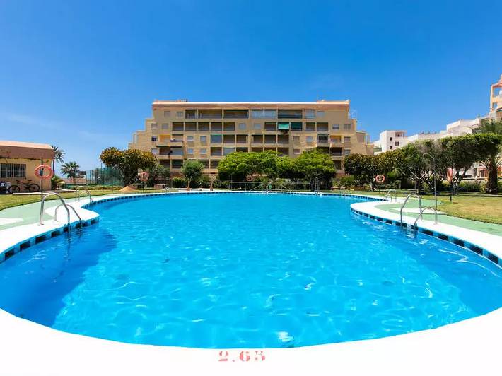Ferienwohnung für 4 Personen, mit Pool und Terrasse in Salobreña