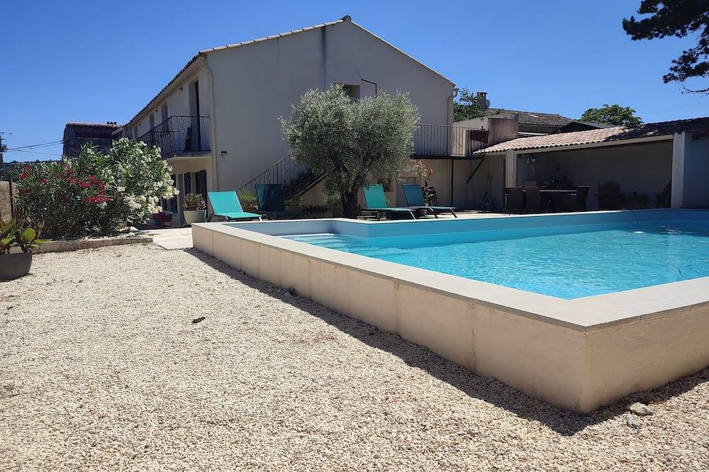 Appartement entier, Palmier \n, un petit nid douillet pour passer de bonnes vacances en couple in Lussan, Région de Nîmes