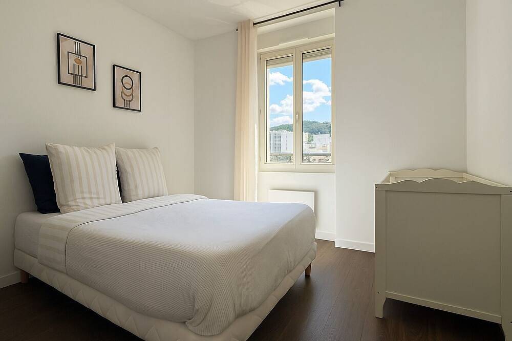 Ganze Wohnung, Le Cocon - Ideal for Families & Professionals - Fiber + Netflix - Chateaucreux train station in Saint-Étienne, Loire