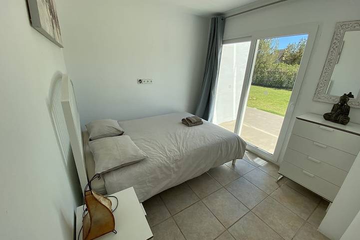 Moderne Villa mit privatem Pool in der Nähe von San Agustin & San Antonio in Sant Antoni de Portmany, Ibiza Westen