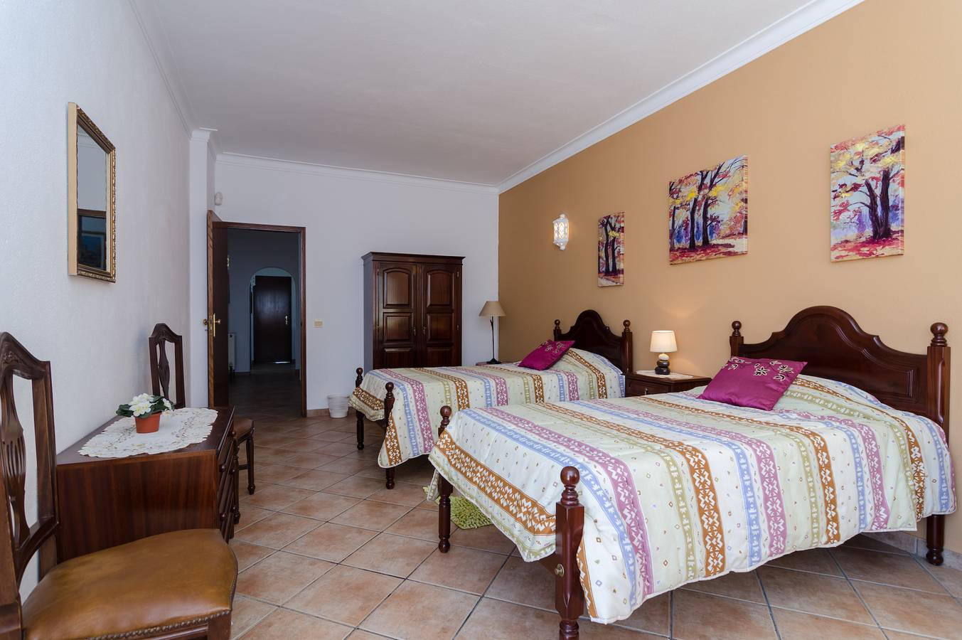 Villa Eucalipto with private pool in Lagoa, Faro District