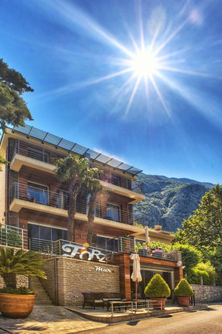 Hôtel pour 2 personnes, avec sauna et jardin ainsi que jacuzzi et piscine