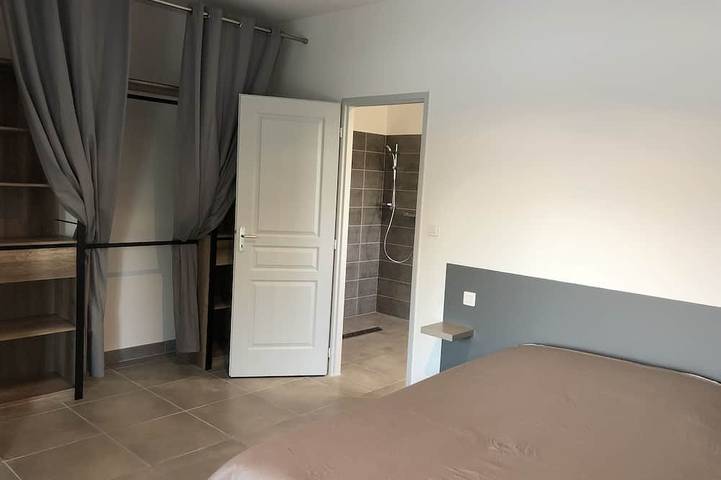 Location de vacances pour 6 personnes, avec terrasse et jardin à Bédarrides - 4