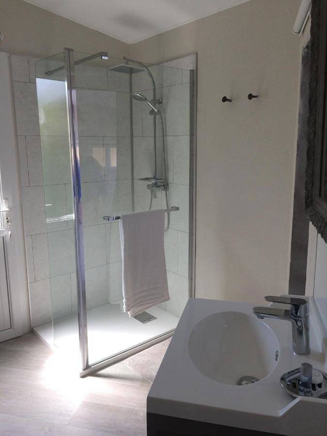 Location de vacances pour 2 personnes, avec piscine et jardin à Jonquerettes - 4