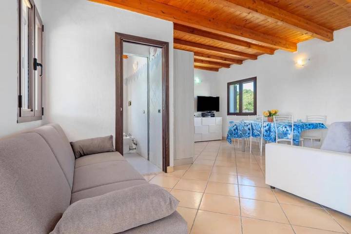 Ferienhaus für 9 Personen, mit Balkon und Terrasse in Telti