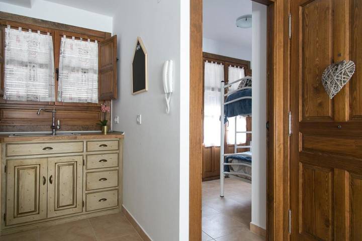 Casa rural para 7 personas, con jardín además de balcón y vistas en Los Cameros - 4