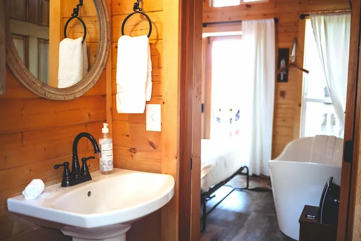 Treehouse Place at Deer Ridge Ole Mill in Mount Baker-Snoqualmie National Forest