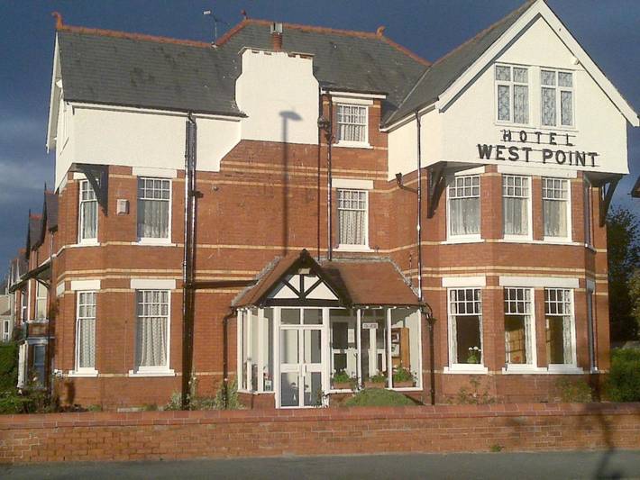 Holiday letting for 2 people, with Garden in Colwyn Bay