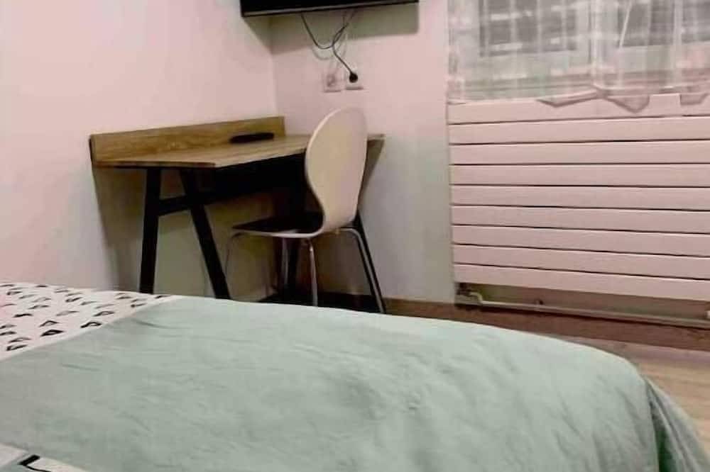 Entire apartment, Joli Appartement Proche Gare Massy Tgv Orly Saclay in Massy, Essonne