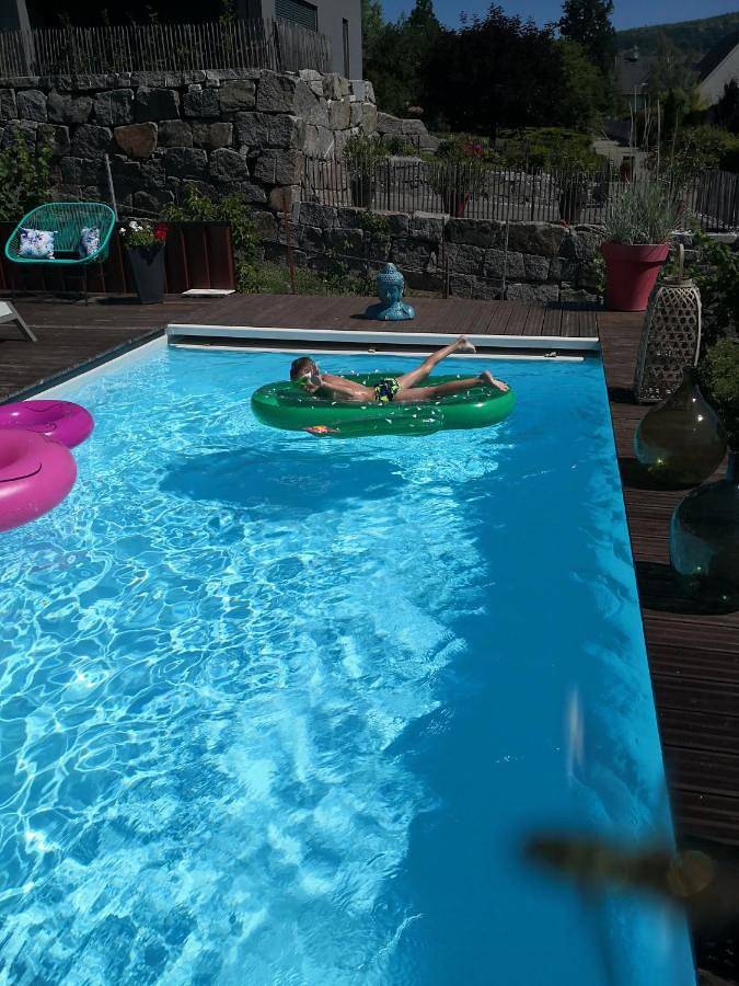 Appartement de vacances pour 2 personnes, avec piscine et terrasse ainsi que vue et jardin, animaux acceptés