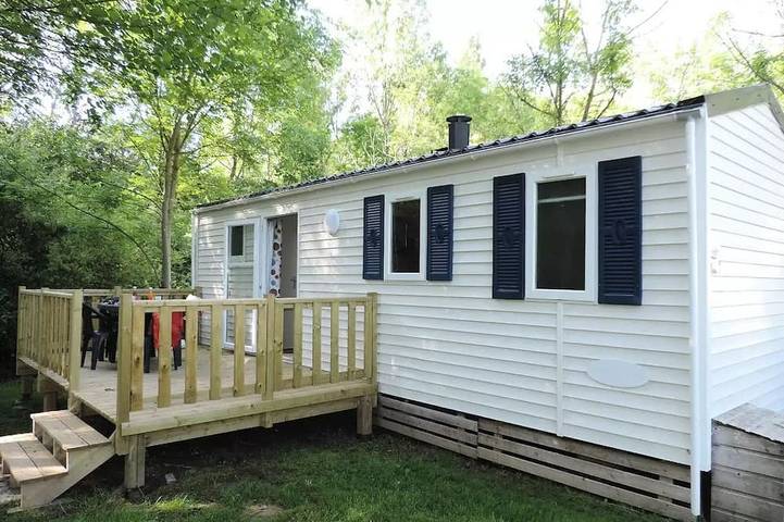 Camping pour 4 personnes, avec piscine et terrasse dans Eure-et-Loir