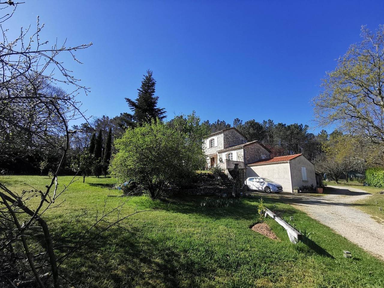 Chambres d'hôtes Domaine des 3 Cyprès - Mimosa in Fumel, Région de Villeneuve-sur-Lot