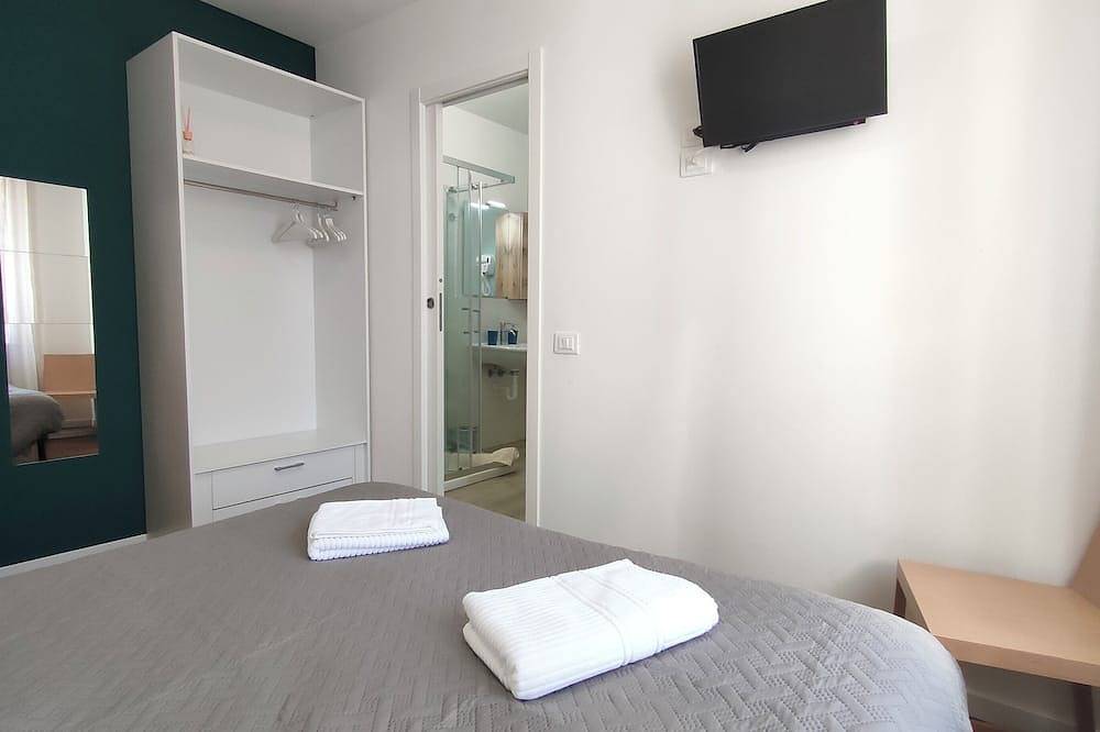 Geheel appartement, Delightful recently renovated apartment in the village of Tavullia in Tavullia, Pesaro-Urbino