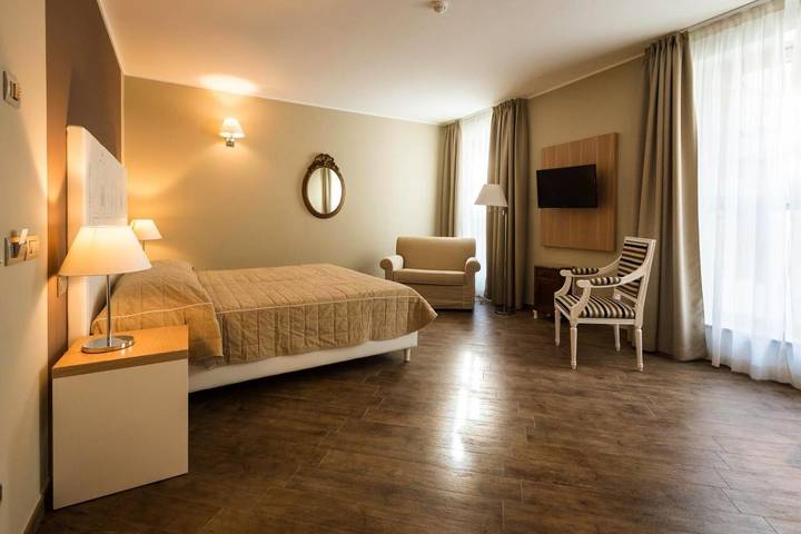 Hôtel pour 5 personnes, avec balcon et vue