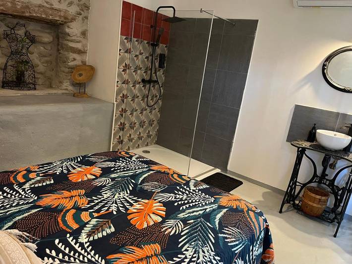 Location de vacances pour 2 personnes, avec jardin ainsi que vue et terrasse à Prades - 3