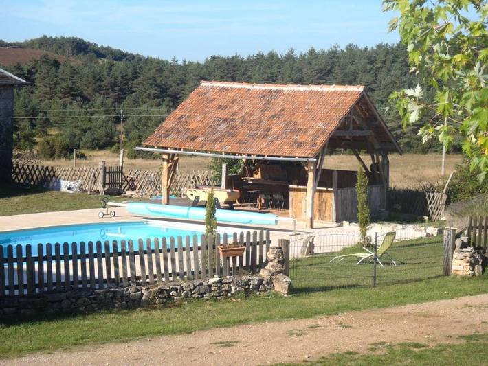 Chambre d’hôte pour 2 personnes, avec terrasse et vue ainsi que piscine et jardin dans les Gorges du Tarn - 4