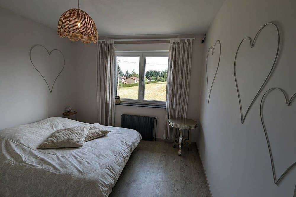 Maison spacieuse avec spa, animaux acceptés, près d'Épinal in Dounoux, Région d'Épinal