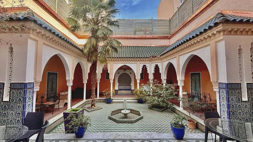 Location de vacances pour 14 personnes, avec Balcon ainsi que Terrasse et Jardin dans Thermes Callou