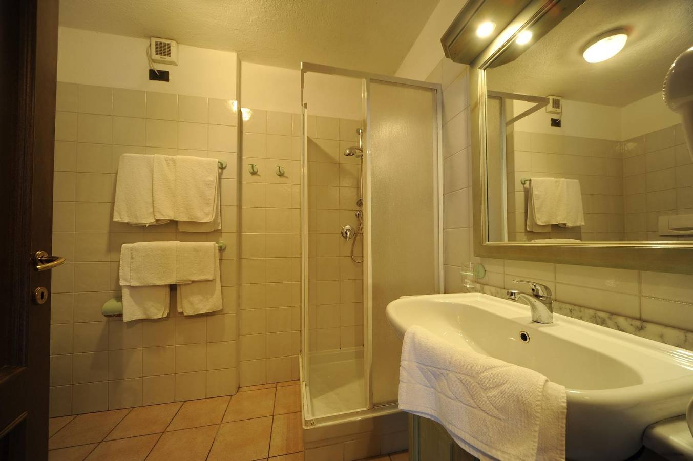 Entire holiday apartment, Bilocale Classico 4 p. l. Villa Frejus in Bardonecchia, Turin Province
