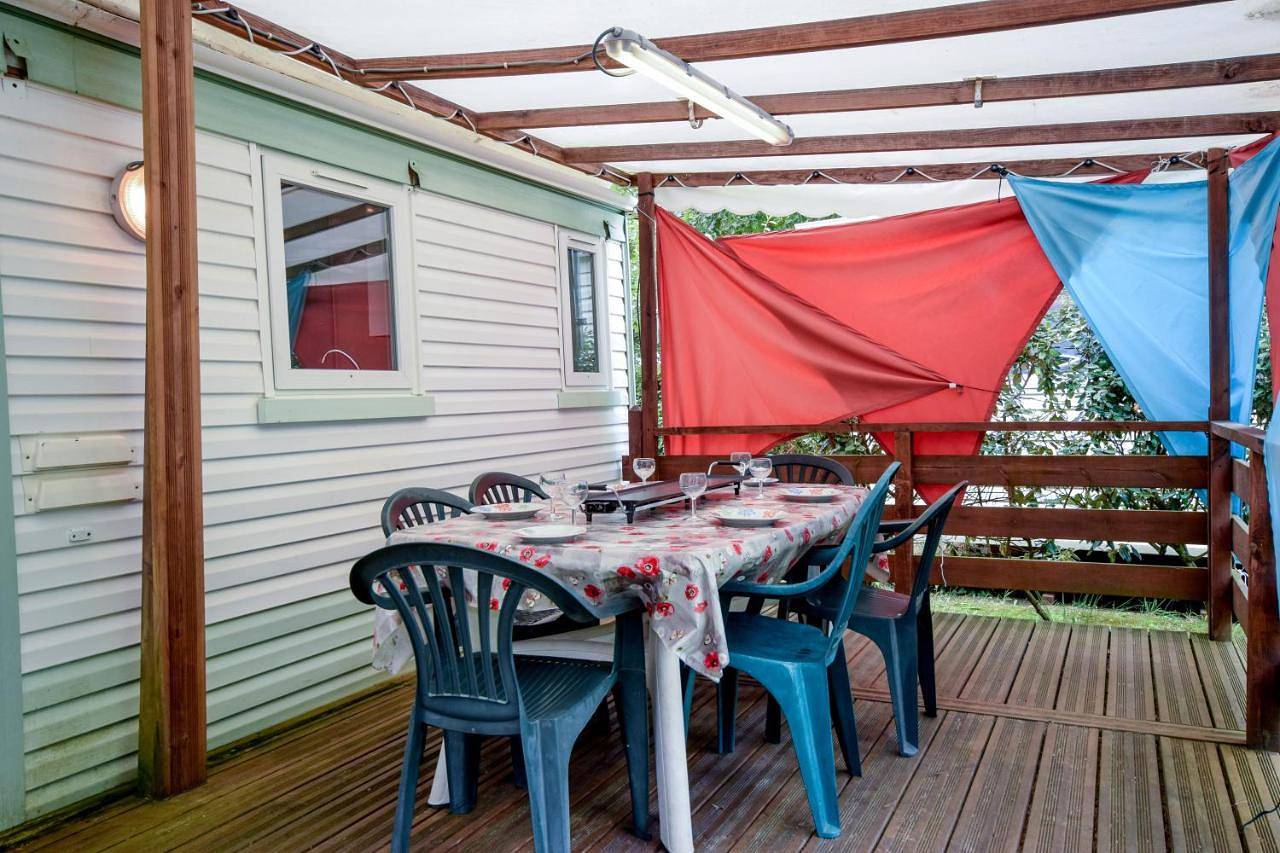 Mobil-home climatisé, camping 3étoiles, 5 min du Lac et à 15 min de Mimizan-Plage in Sainte-Eulalie-en-Born, Côte d’Argent