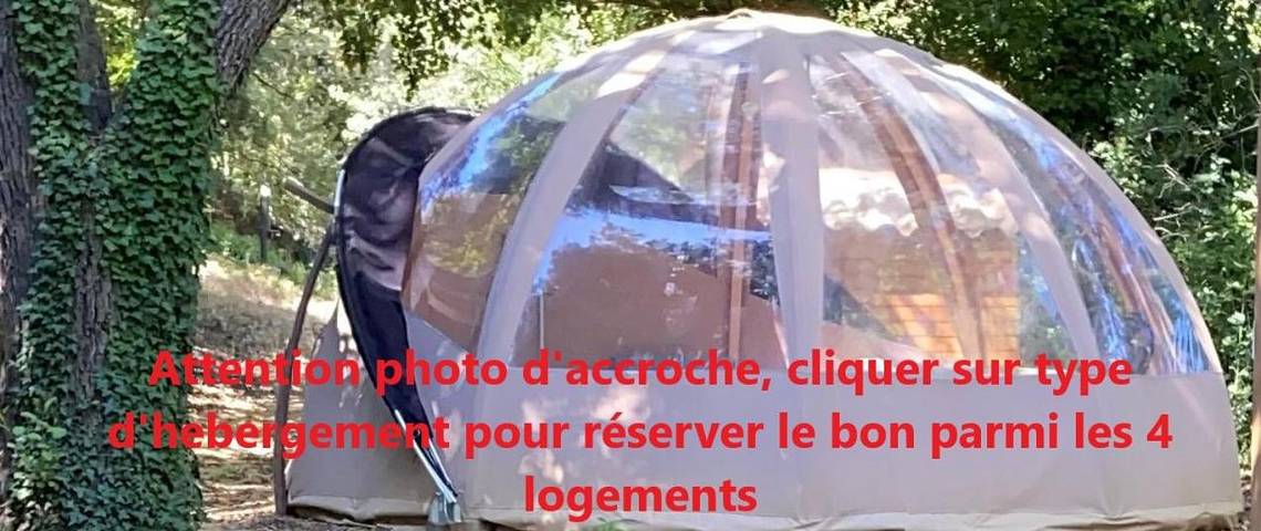 Tente pour 4 personnes, avec Terrasse et Jacuzzi ainsi que Jardin et Vue