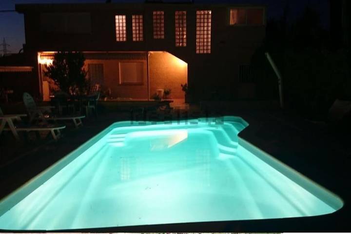 Location de vacances pour 11 personnes, avec jardin ainsi que jacuzzi et piscine à Saragosse - 3