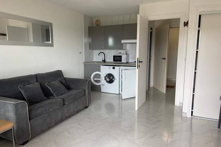 Appartement entier, Studio dans résidence face à la mer piscine à débordement sur la mer in Le Trayas, Côte méditerranéenne (France)