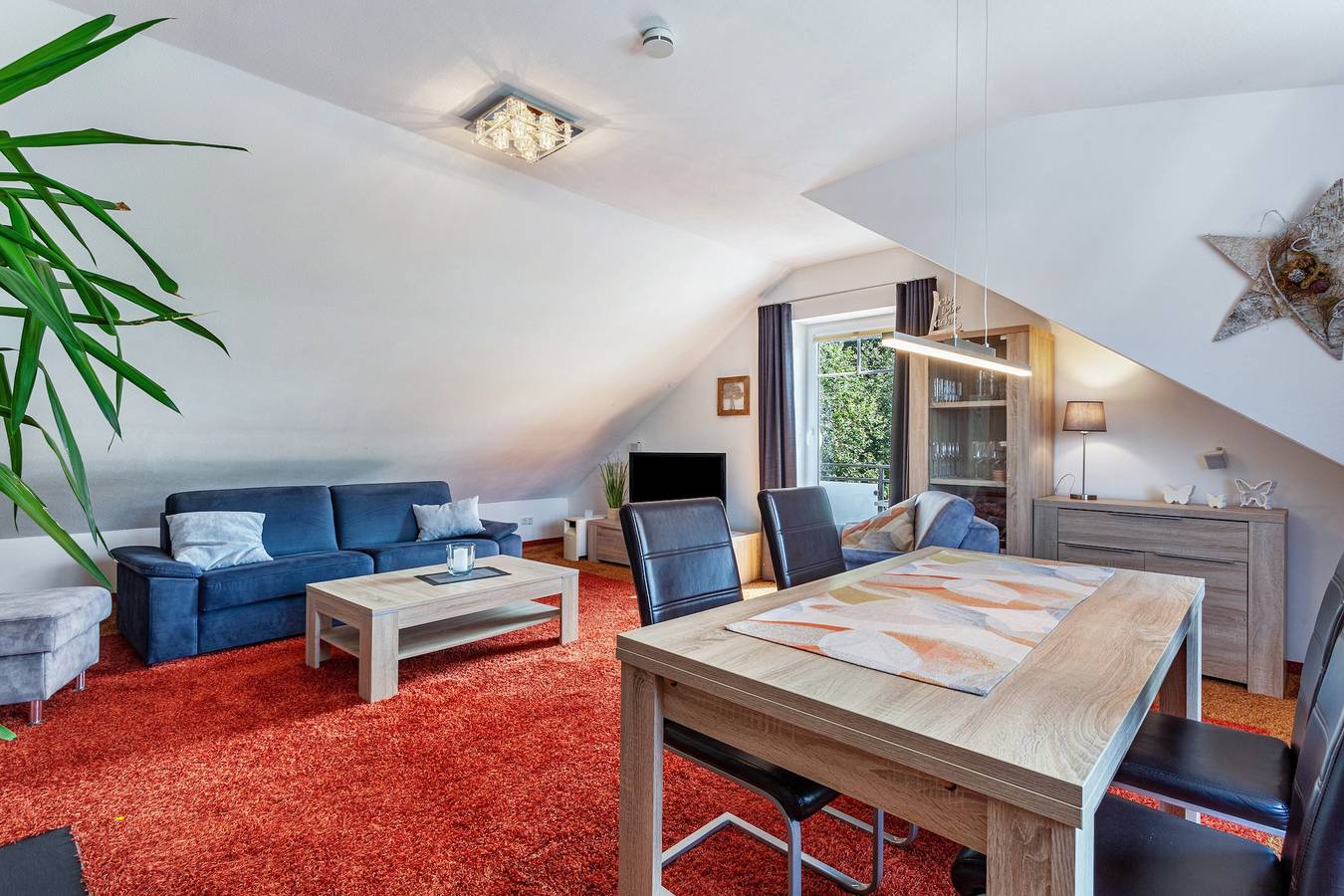 Ganze Wohnung, Ferienwohnung 'Sarina 2' mit Bergblick, Balkon und Wi-Fi in Willingen, die Mittelgebirge