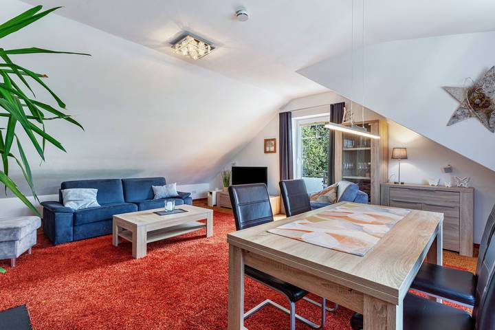Entire apartment, Haus Schönblick - Fewo Sarina 2 with Mountain View, Balcony, and Wi-Fi in Willingen, Upland