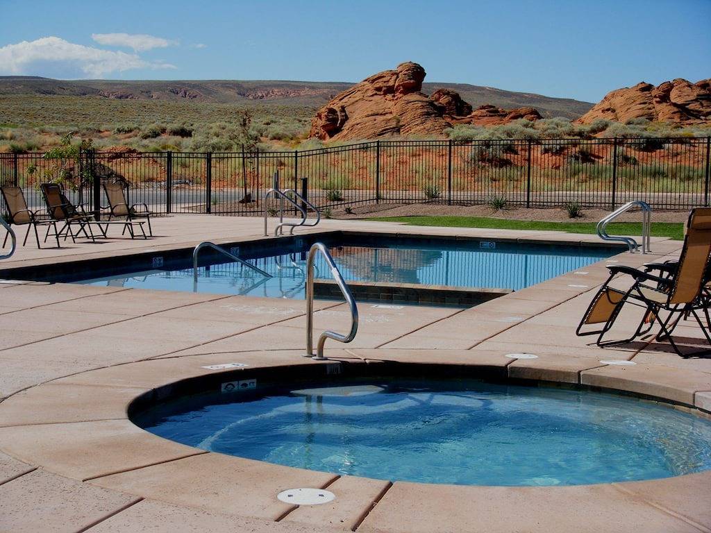 Langfristig: Backyard Privacy w / Dachterrasse, Gemeinschaftspools / Whirlpools-30 min zu Zion! in Hurricane, Zion Nationalpark