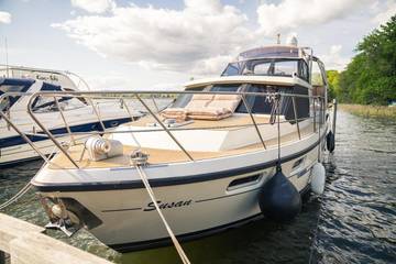 Boot für 5 Personen, mit Terrasse und Ausblick, mit Haustier in Berlin Umland