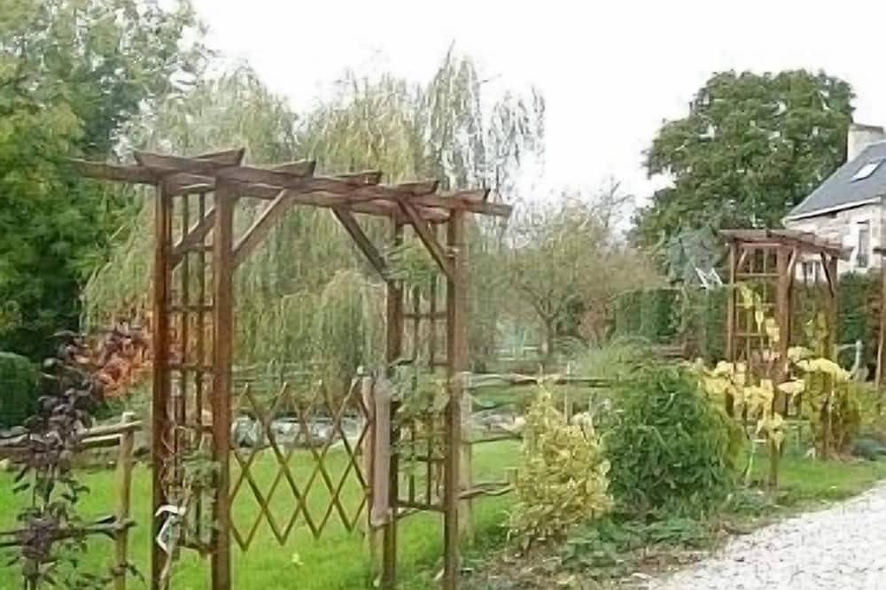 Modernised Stone Cottage in Beautiful Suisse Normande in Notre-Dame-de-Bonne-Nouvelle, Caen region
