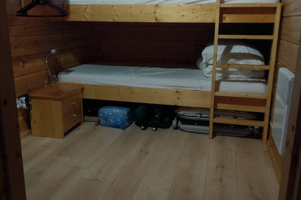 \"Au Cha Les Vaux\" Chalet 49 in Mauroux, Lot