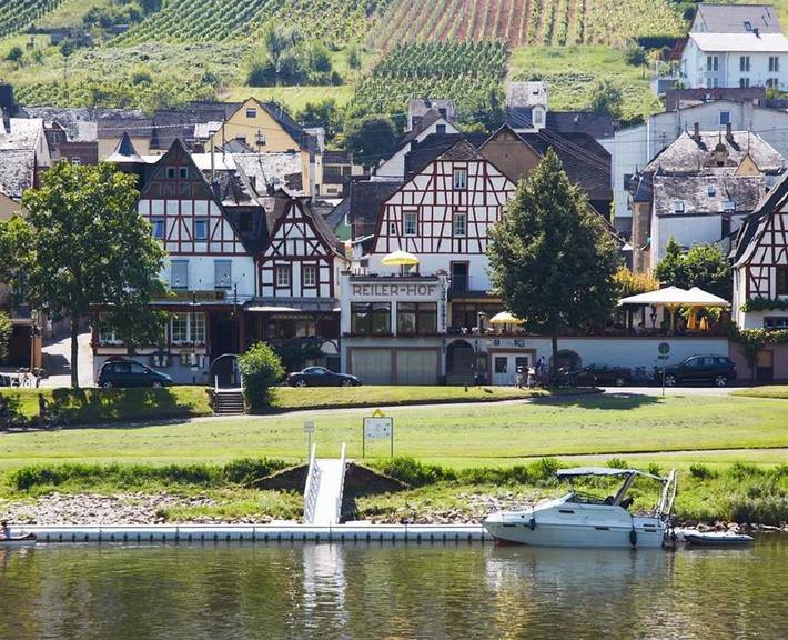 Hotel für 2 Personen, mit Terrasse und Ausblick in Reil