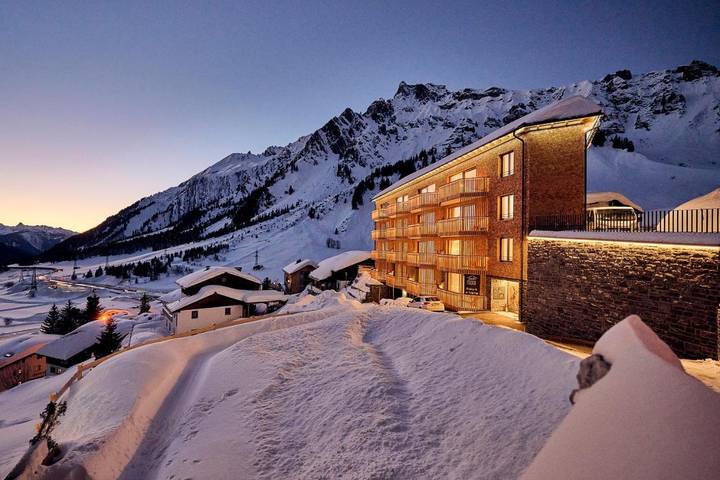 Ferienwohnung für 5 Personen, mit Sauna und Garten sowie Ausblick in Stuben am Arlberg